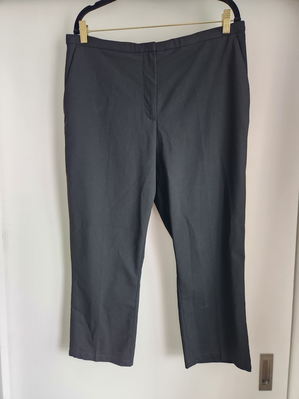 Women's H & M Capri Tailored Fit Slacks W/ Faux Back Pockets